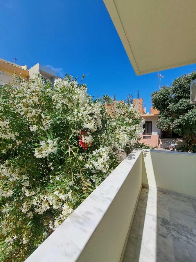 Seaview Flora'S Luxury Apartment-300Meters From The Beach Rétino Exterior foto